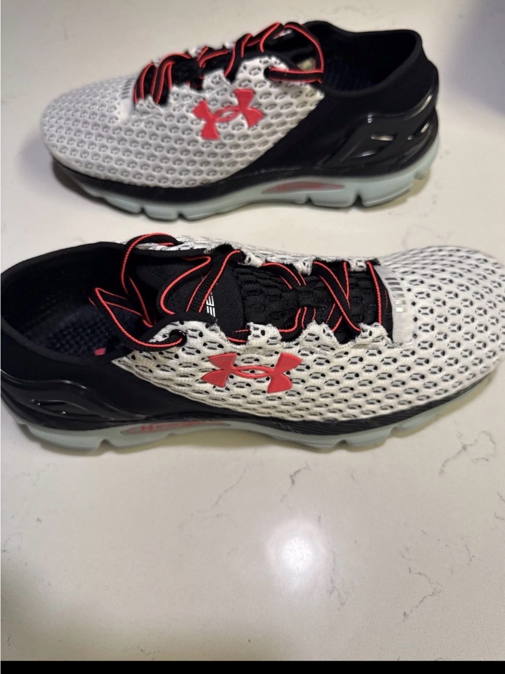 Under Armour UA SpeedForm Gemini Running Shoes - Men’s 9 / Women’s 10.5